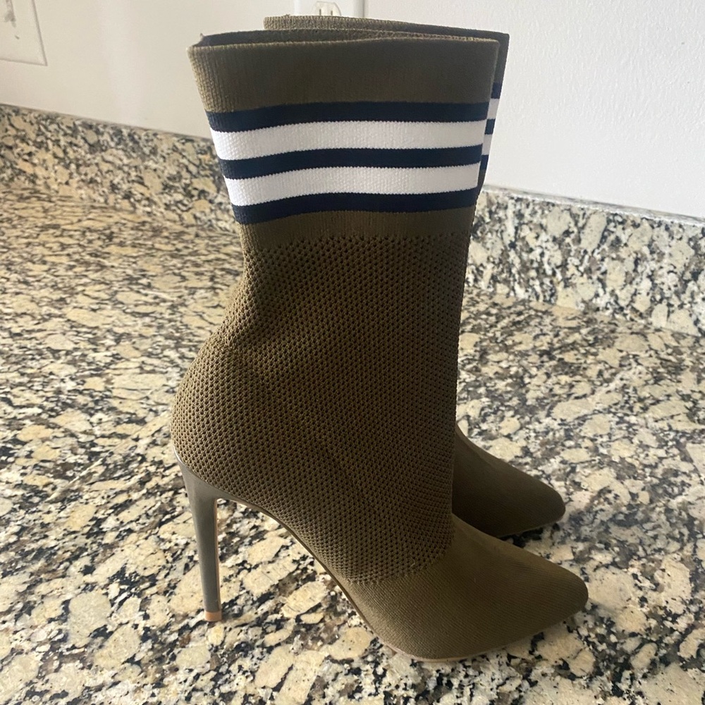 Steve Madden Mid Calf Sock Booties Size 7